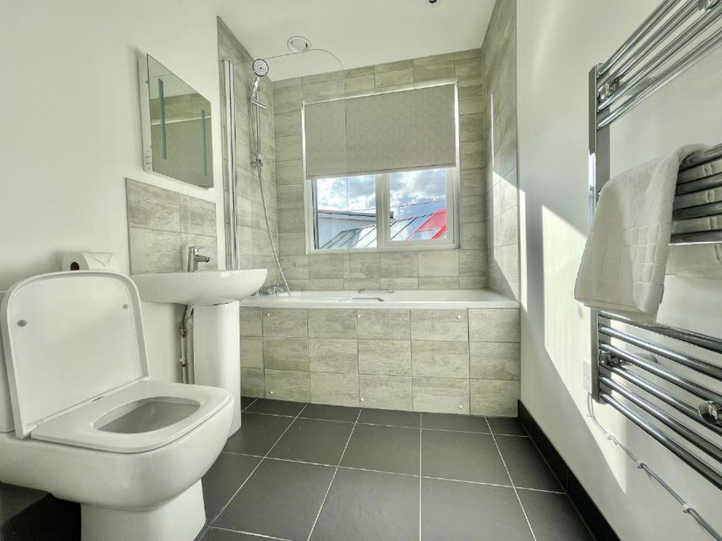 Bayard Plaza Penthouse Apartments ปีเตอร์โบโรห์ ภายนอก รูปภาพ