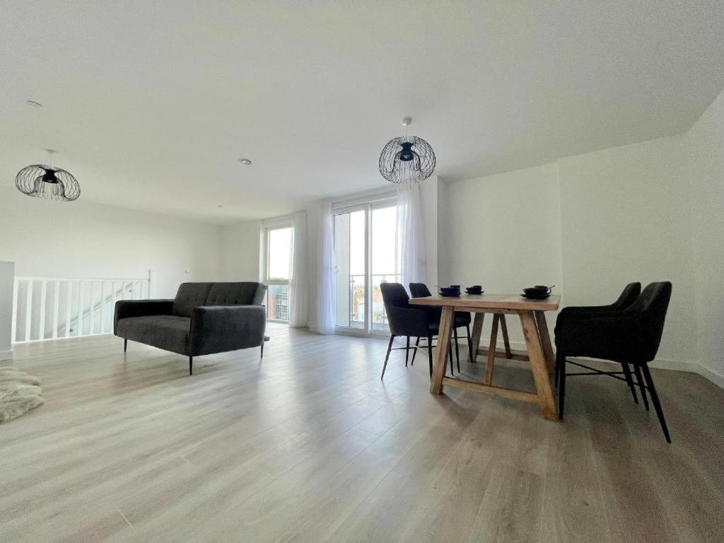 Bayard Plaza Penthouse Apartments ปีเตอร์โบโรห์ ภายนอก รูปภาพ
