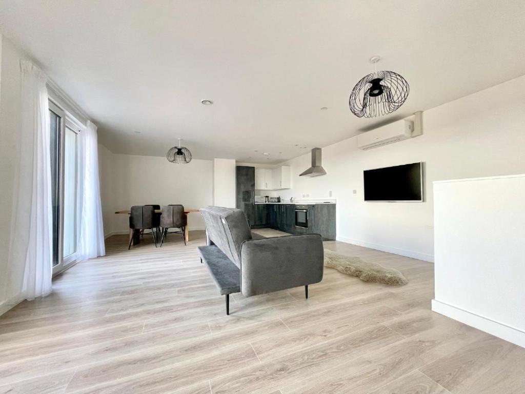 Bayard Plaza Penthouse Apartments ปีเตอร์โบโรห์ ภายนอก รูปภาพ