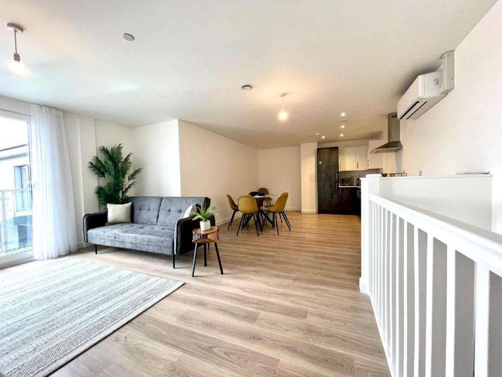 Bayard Plaza Penthouse Apartments ปีเตอร์โบโรห์ ภายนอก รูปภาพ